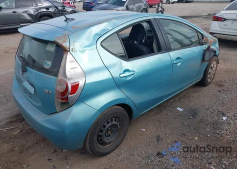 2012 Toyota Prius C Three из США, поврежденный, VIN JTDKDTB37C1015454